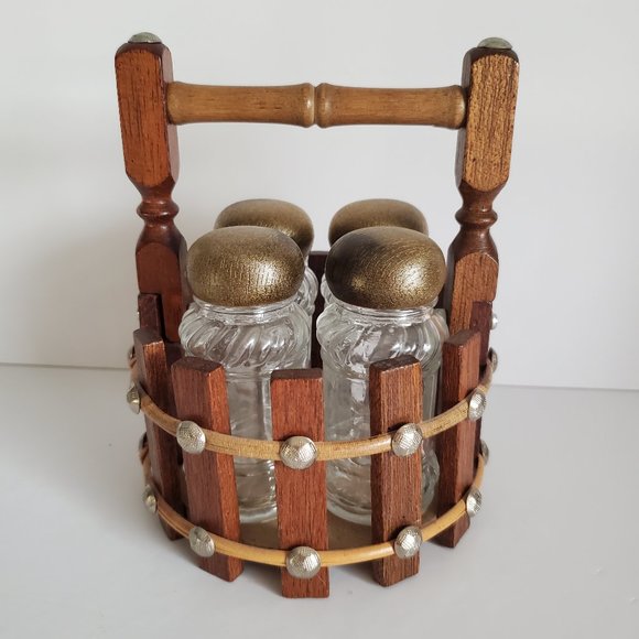 Vintage Wood Basket Spice Caddy 4 Glass Bottles Cottagecore Farmhouse kitchen - Picture 1 of 9